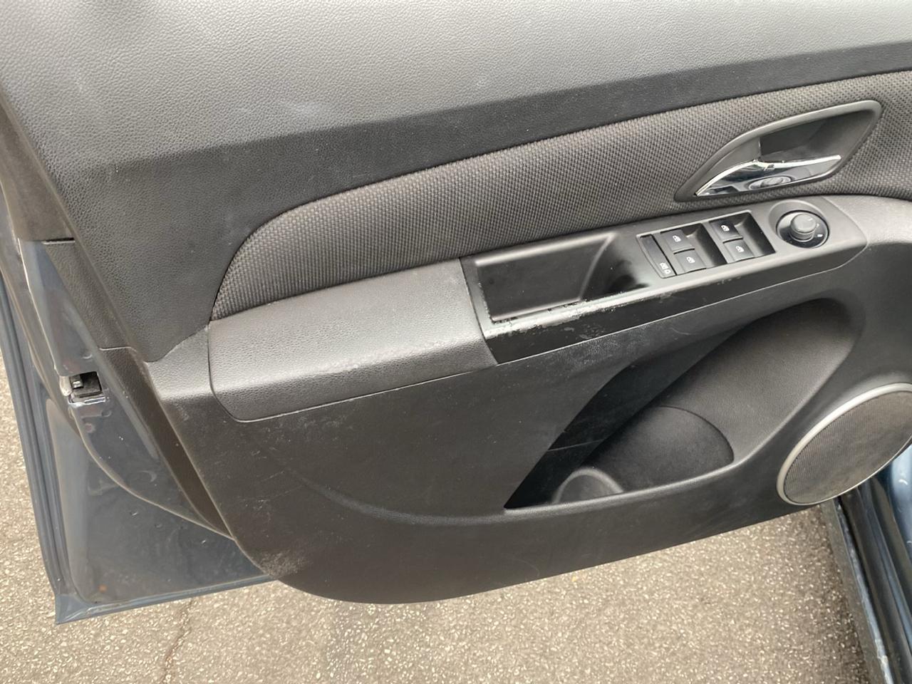 Chevrolet Cruze 4dr Sdn LT w/2LT 2012