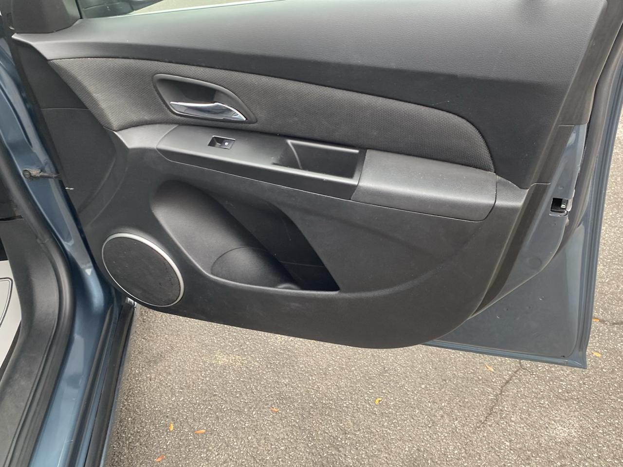 Chevrolet Cruze 4dr Sdn LT w/2LT 2012