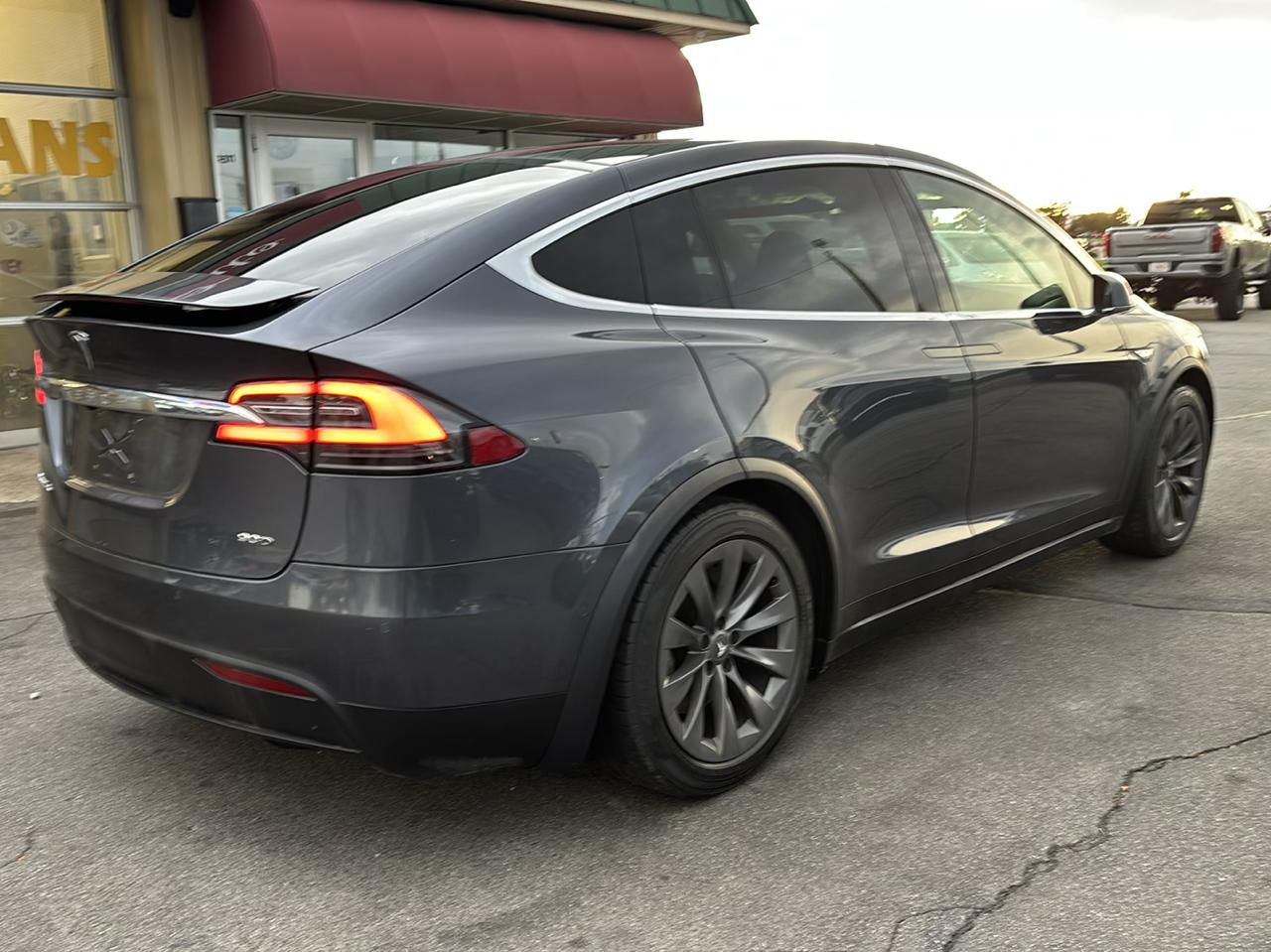 Tesla Model X AWD 4dr 90D 2016