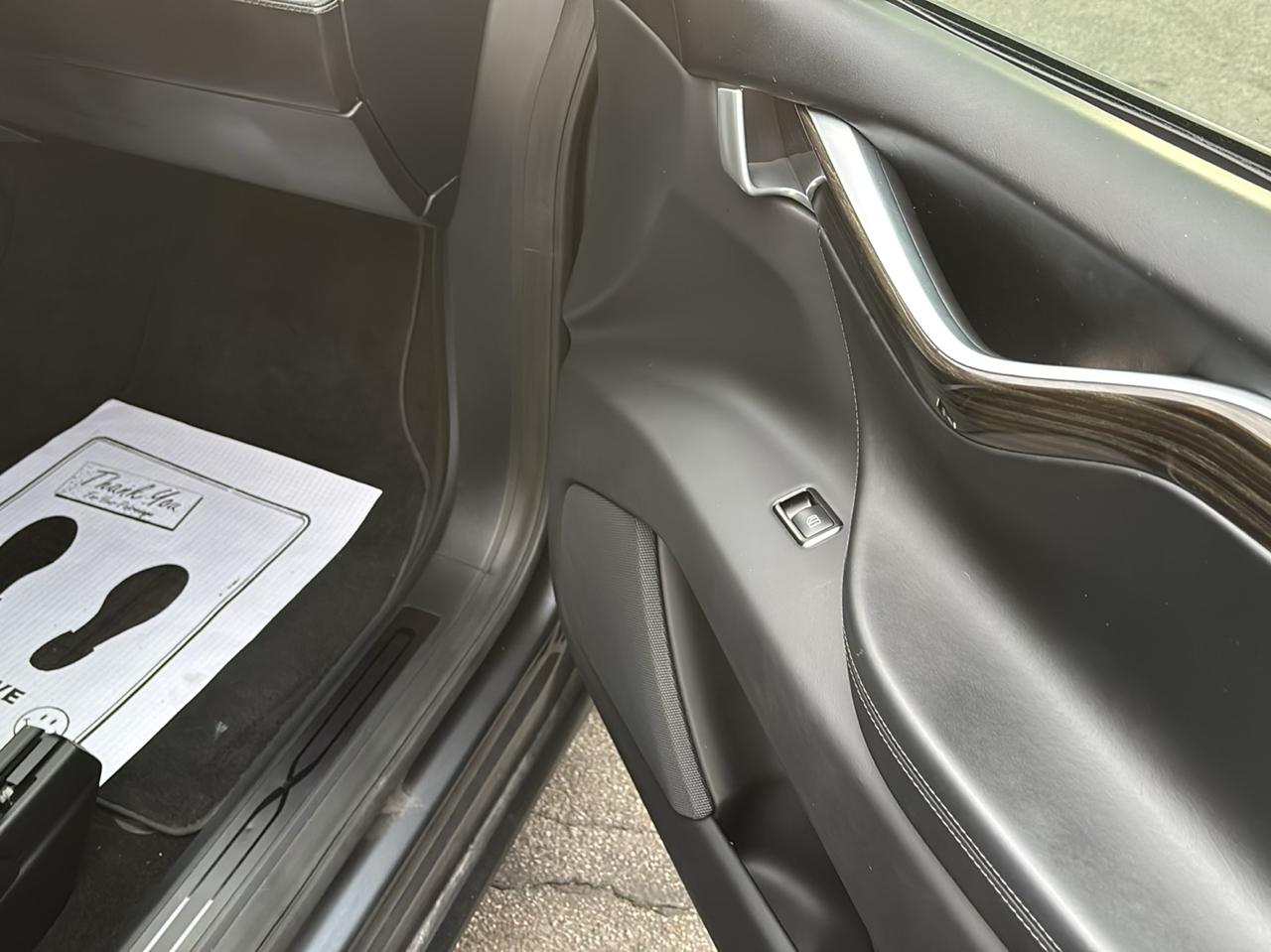 Tesla Model X AWD 4dr 90D 2016