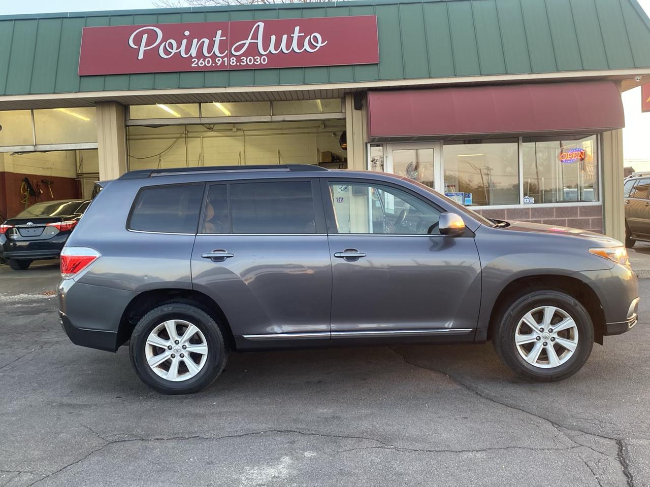 Toyota Highlander 4WD 4dr V6 (Natl) 2013