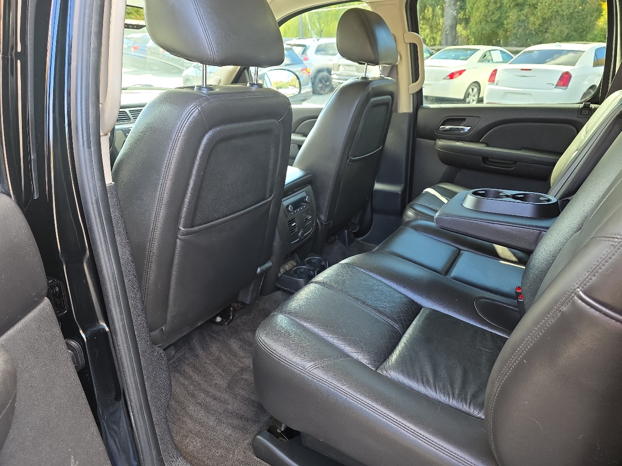 Chevrolet Avalanche 4WD Crew Cab LT 2011