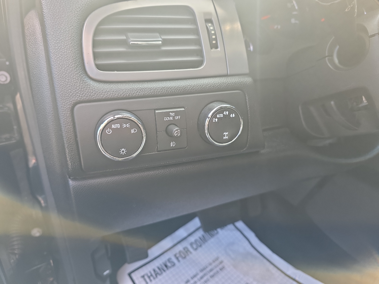Chevrolet Avalanche 4WD Crew Cab LT 2011
