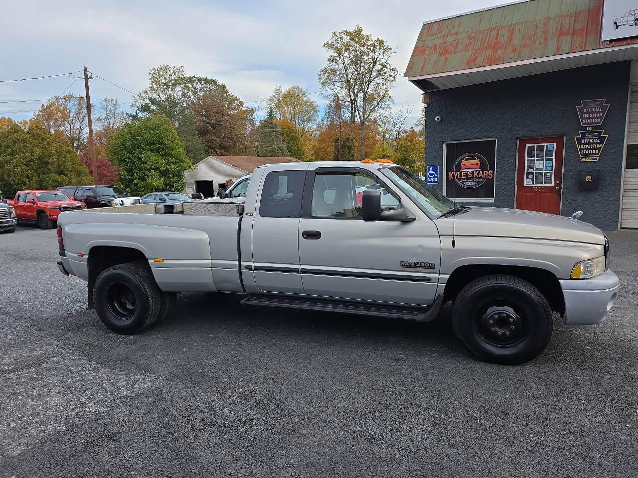 Dodge Ram 3500 4dr Quad Cab 155" WB DRW 2001