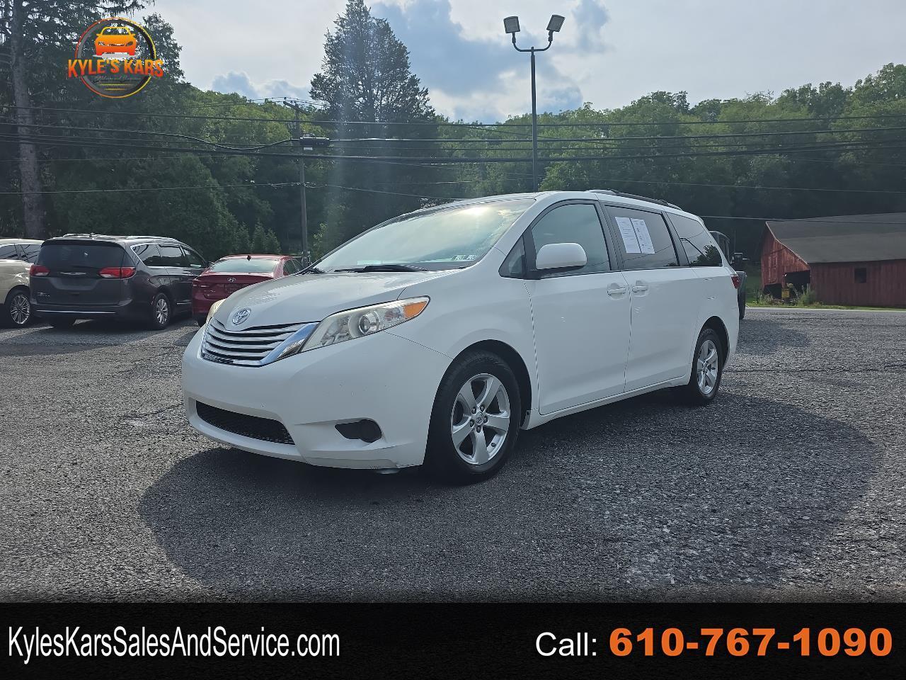 2017 Toyota Sienna LE FWD 8-Passenger (Natl)