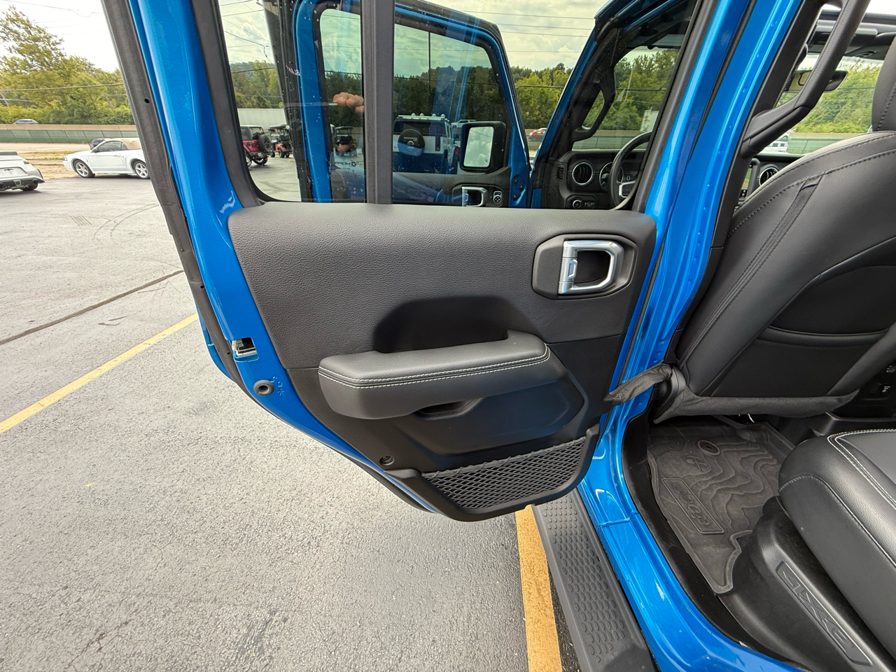 Jeep Wrangler 4xe Unlimited Sahara 4x4 2022 Jeep Wrangler 4xe Unlimited Sahara 4x4 2022