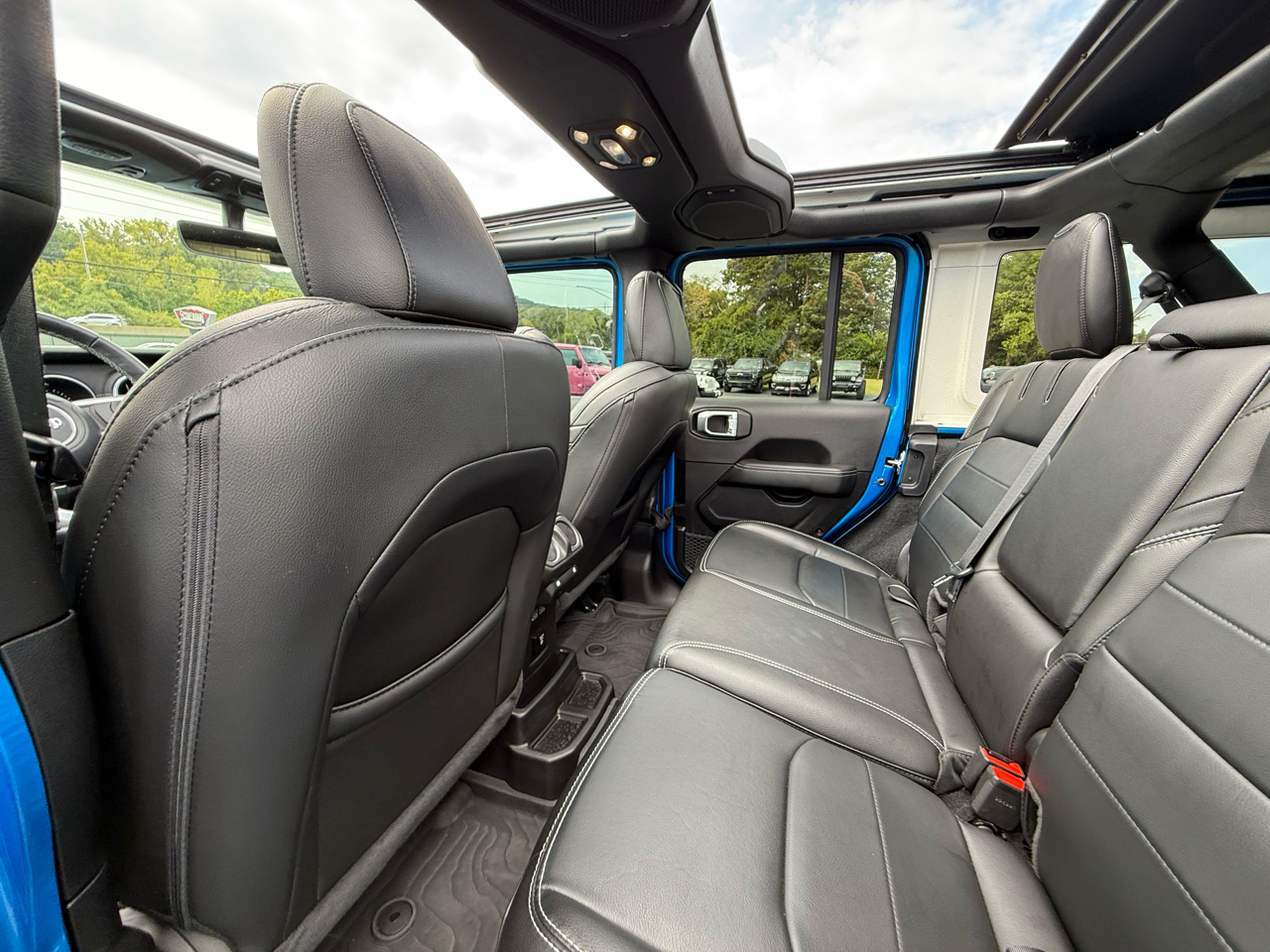 Jeep Wrangler 4xe Unlimited Sahara 4x4 2022 Jeep Wrangler 4xe Unlimited Sahara 4x4 2022