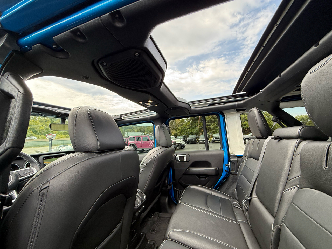 Jeep Wrangler 4xe Unlimited Sahara 4x4 2022 Jeep Wrangler 4xe Unlimited Sahara 4x4 2022