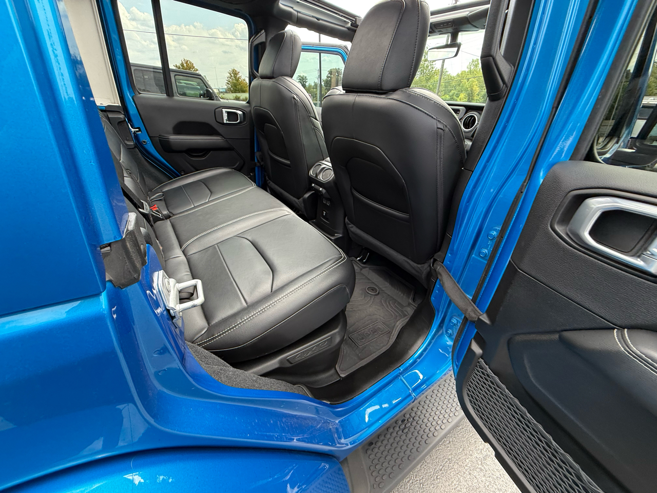 Jeep Wrangler 4xe Unlimited Sahara 4x4 2022 Jeep Wrangler 4xe Unlimited Sahara 4x4 2022