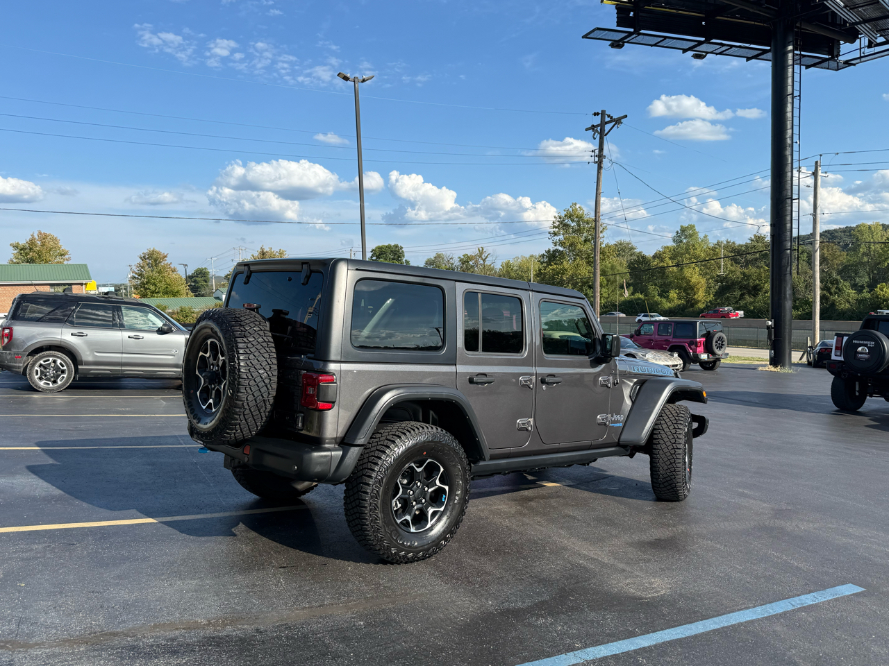 2022 Jeep Wrangler 4xe Unlimited Rubicon photo 3