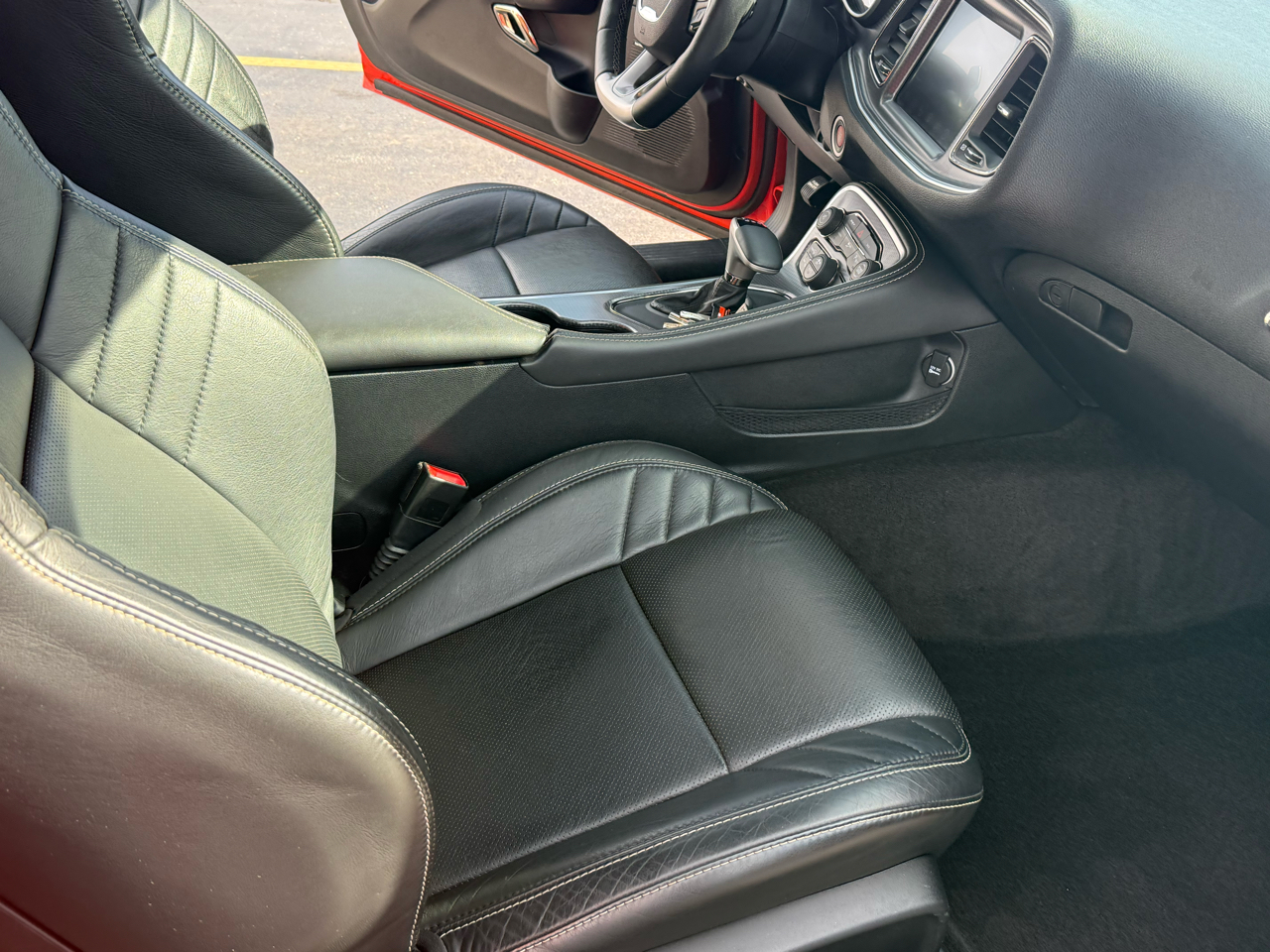 Dodge Challenger 2dr Cpe SRT Hellcat 2016