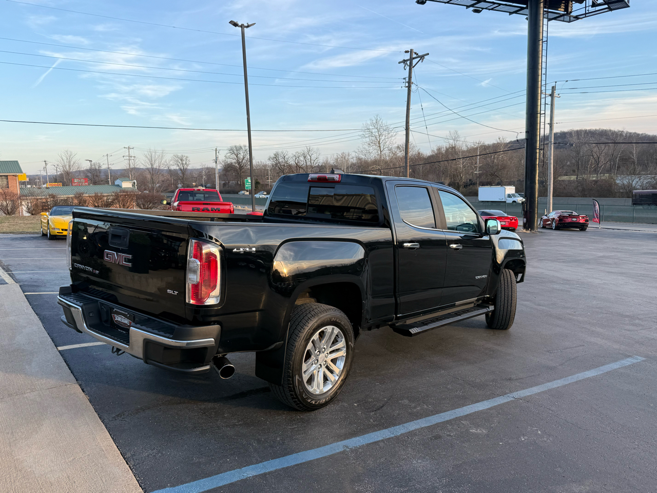 GMC Canyon 4WD Crew Cab 140.5" SLT 2017