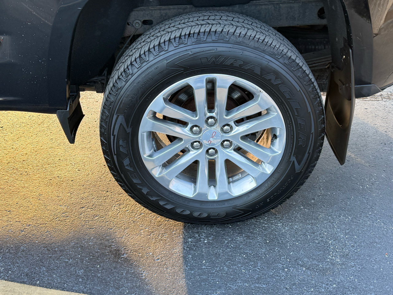 GMC Canyon 4WD Crew Cab 140.5" SLT 2017