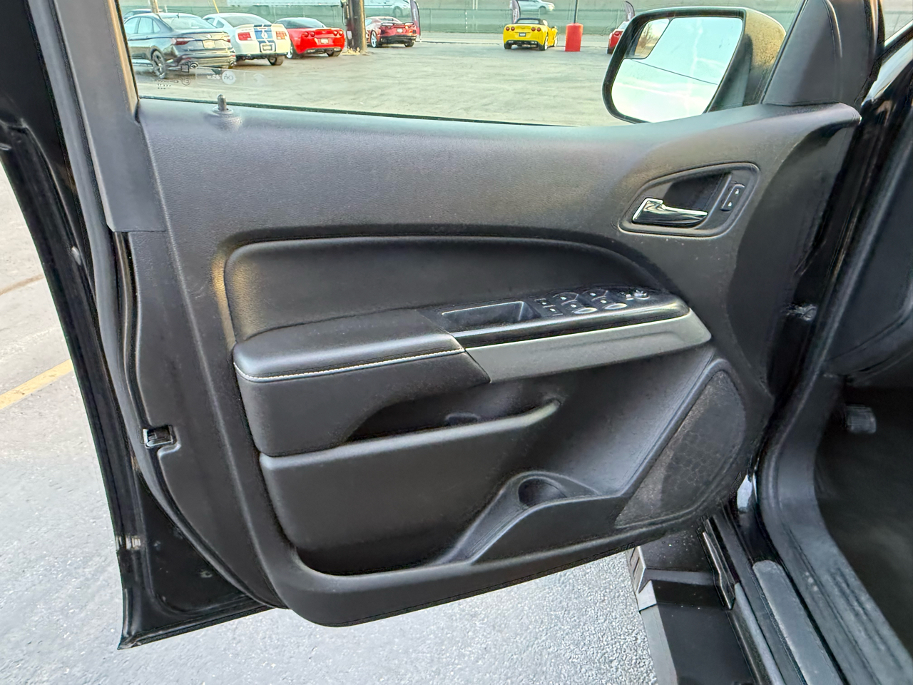 GMC Canyon 4WD Crew Cab 140.5" SLT 2017