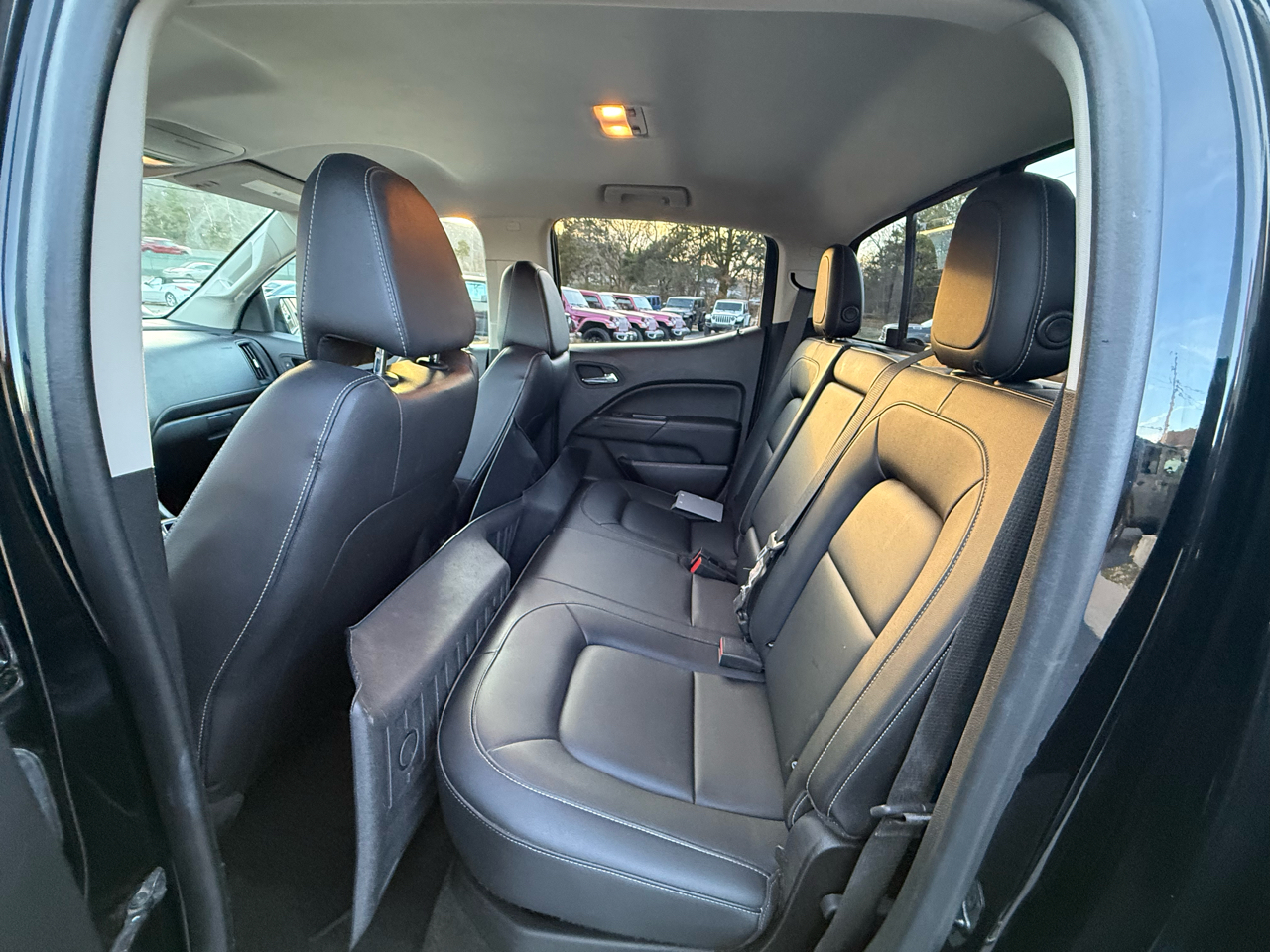 GMC Canyon 4WD Crew Cab 140.5" SLT 2017