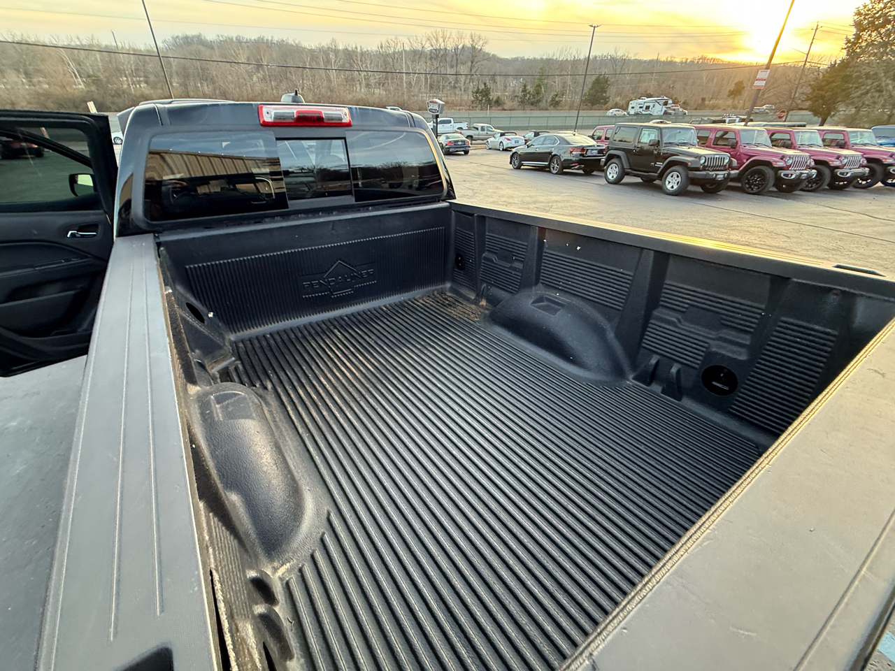 GMC Canyon 4WD Crew Cab 140.5" SLT 2017