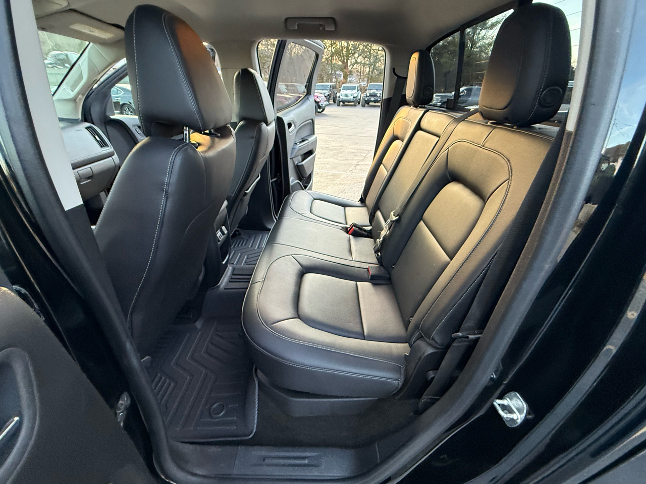 GMC Canyon 4WD Crew Cab 140.5" SLT 2017