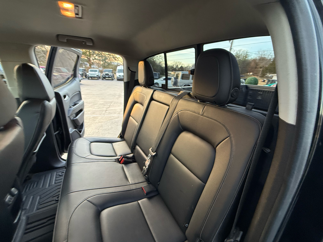 GMC Canyon 4WD Crew Cab 140.5" SLT 2017