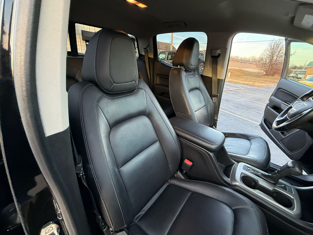 GMC Canyon 4WD Crew Cab 140.5" SLT 2017