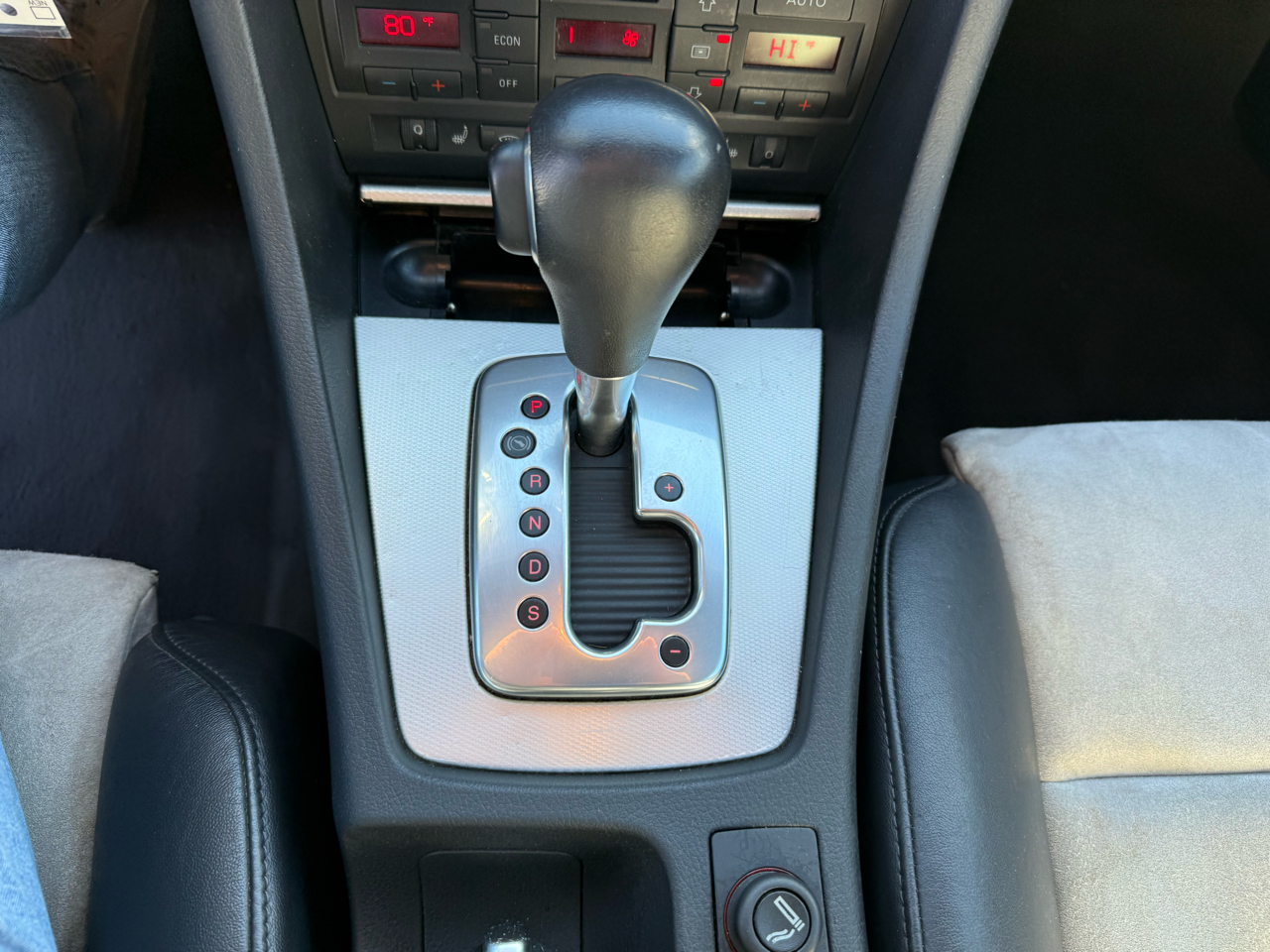 Audi S4 quattro 2004