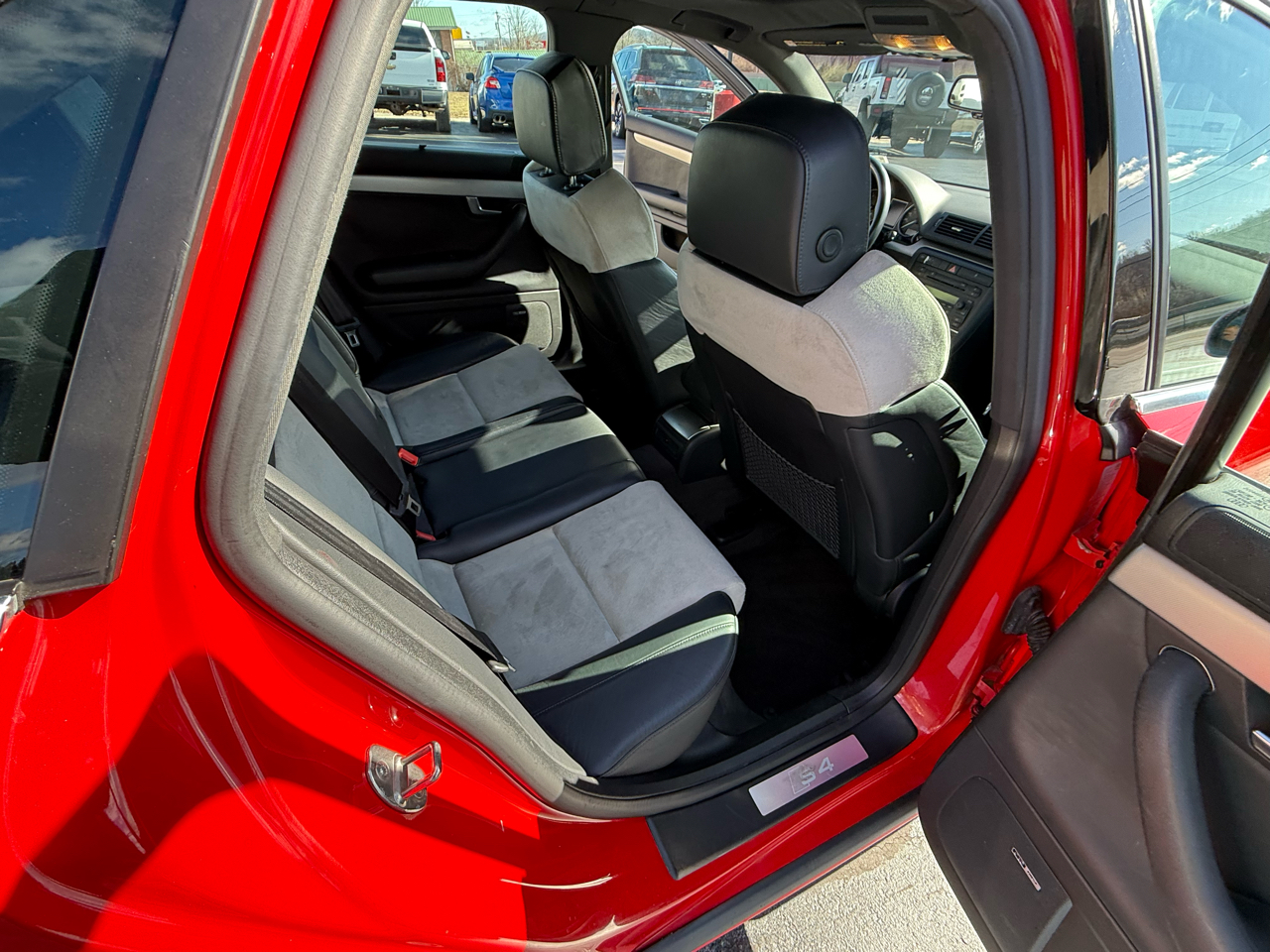 Audi S4 quattro 2004