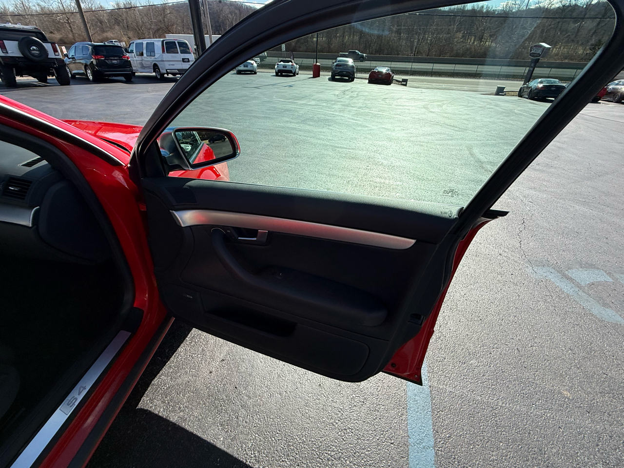 Audi S4 quattro 2004