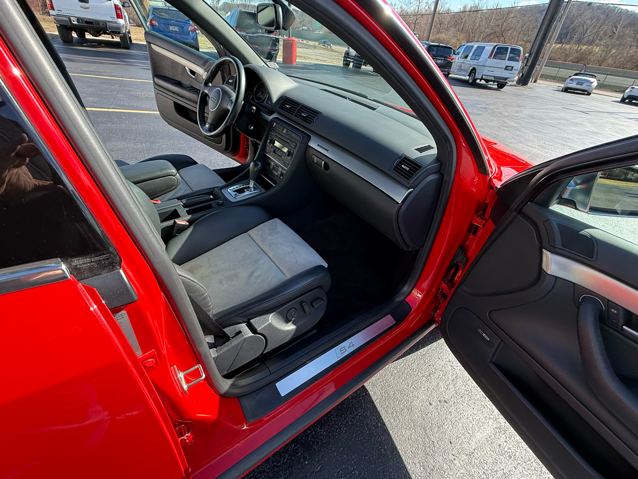 Audi S4 quattro 2004