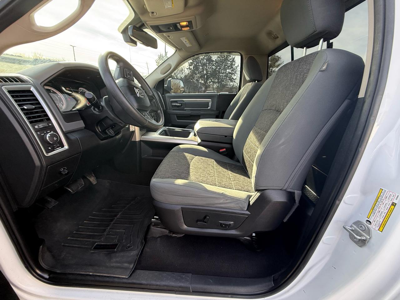 RAM 3500 SLT 4x4 Reg Cab 8' Box 2018