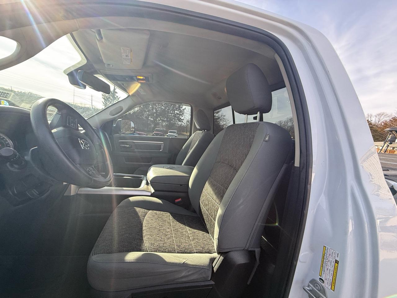 RAM 3500 SLT 4x4 Reg Cab 8' Box 2018