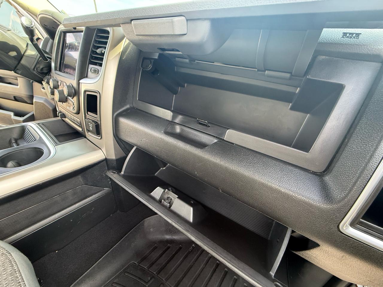 RAM 3500 SLT 4x4 Reg Cab 8' Box 2018