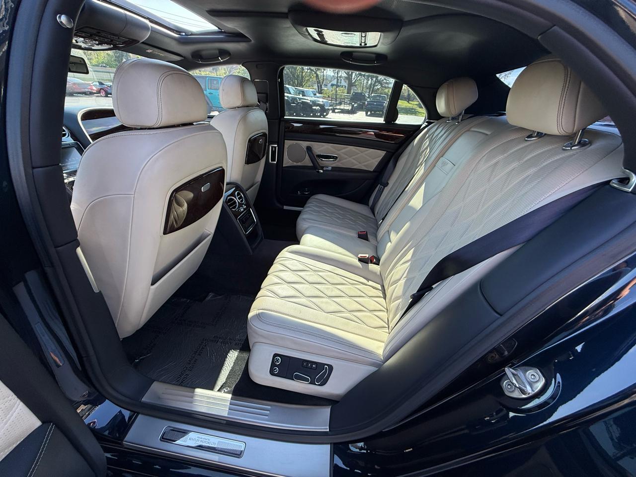 Bentley Flying Spur  2016