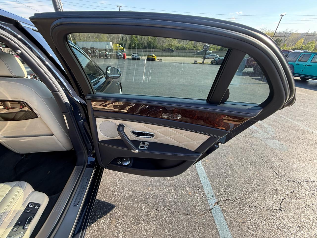 Bentley Flying Spur  2016