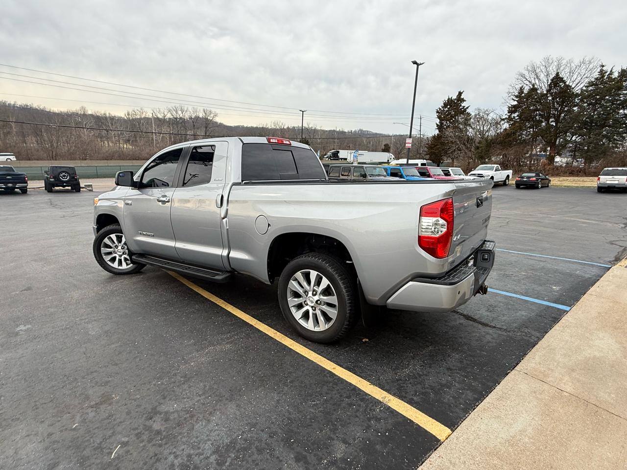 Toyota Tundra 4WD Truck Double Cab 5.7L V8 6-Spd AT LTD (Natl) 2016