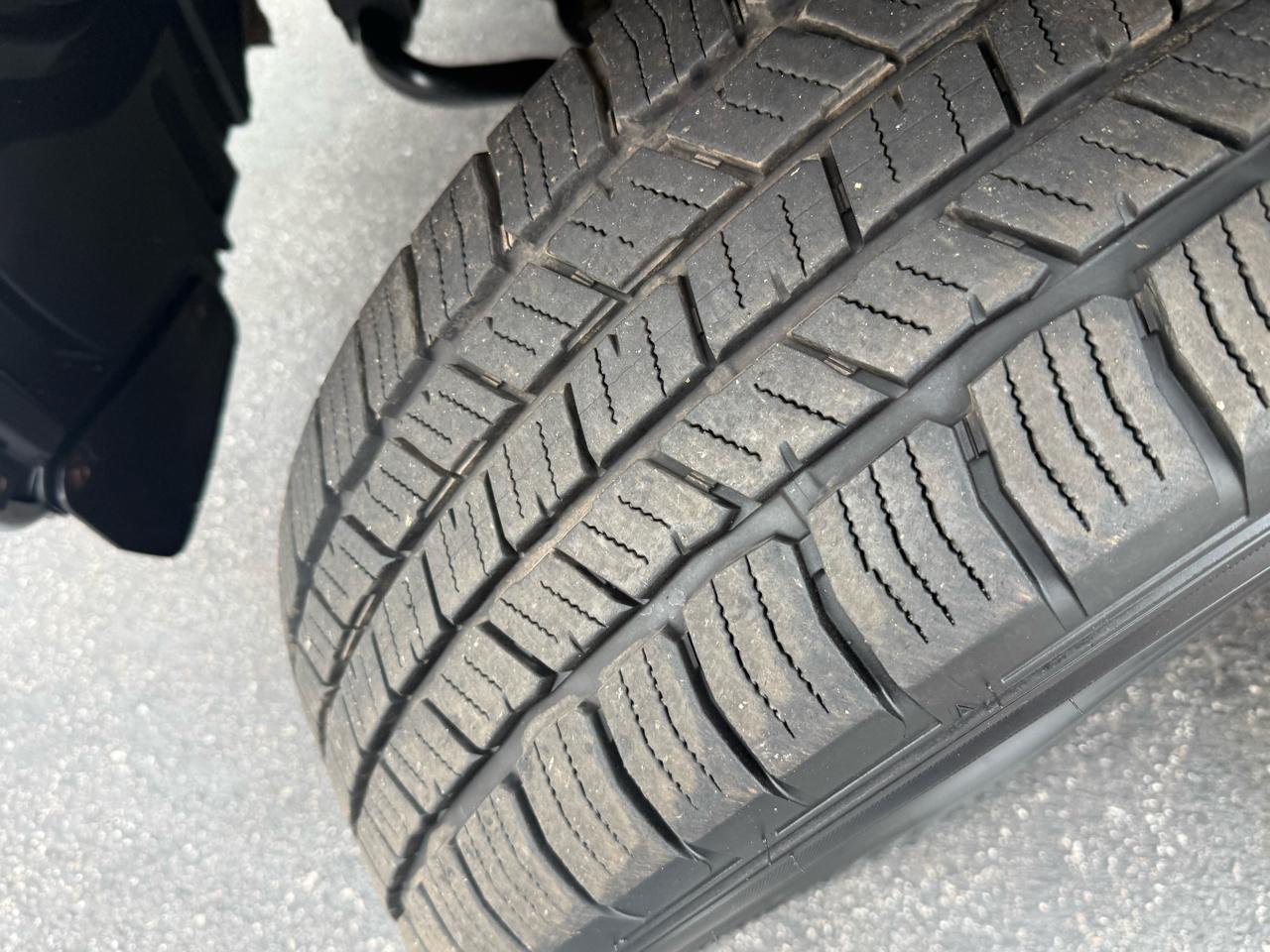 Toyota Tundra 4WD Truck Double Cab 5.7L V8 6-Spd AT LTD (Natl) 2016