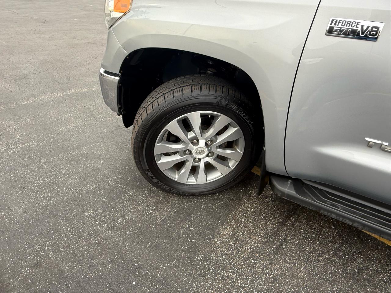 Toyota Tundra 4WD Truck Double Cab 5.7L V8 6-Spd AT LTD (Natl) 2016