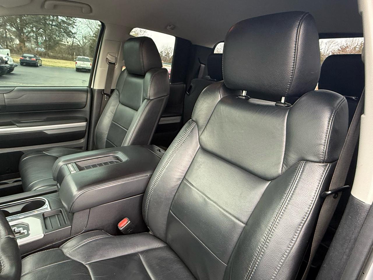 Toyota Tundra 4WD Truck Double Cab 5.7L V8 6-Spd AT LTD (Natl) 2016