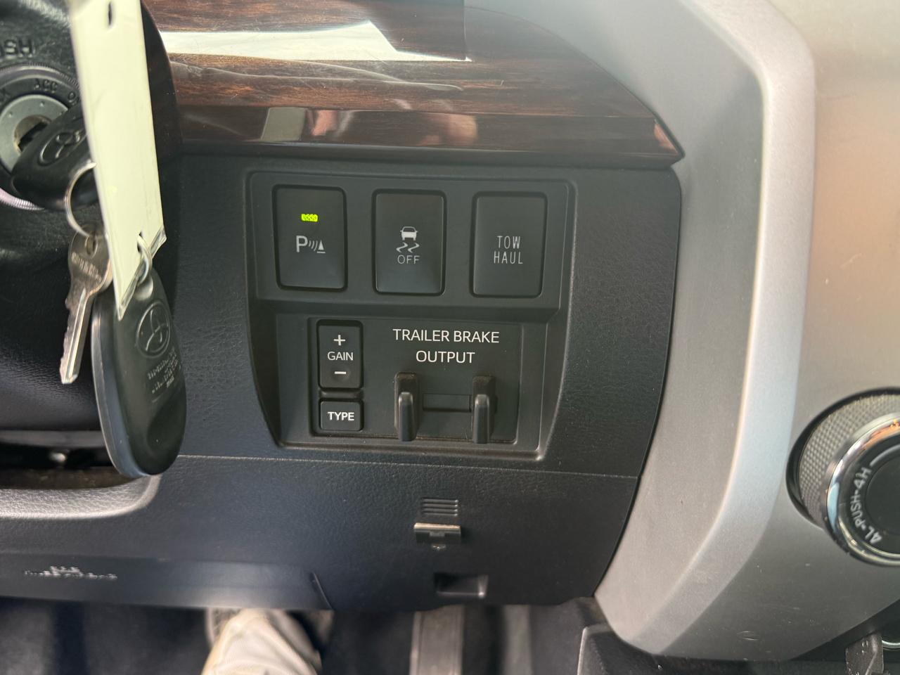 Toyota Tundra 4WD Truck Double Cab 5.7L V8 6-Spd AT LTD (Natl) 2016