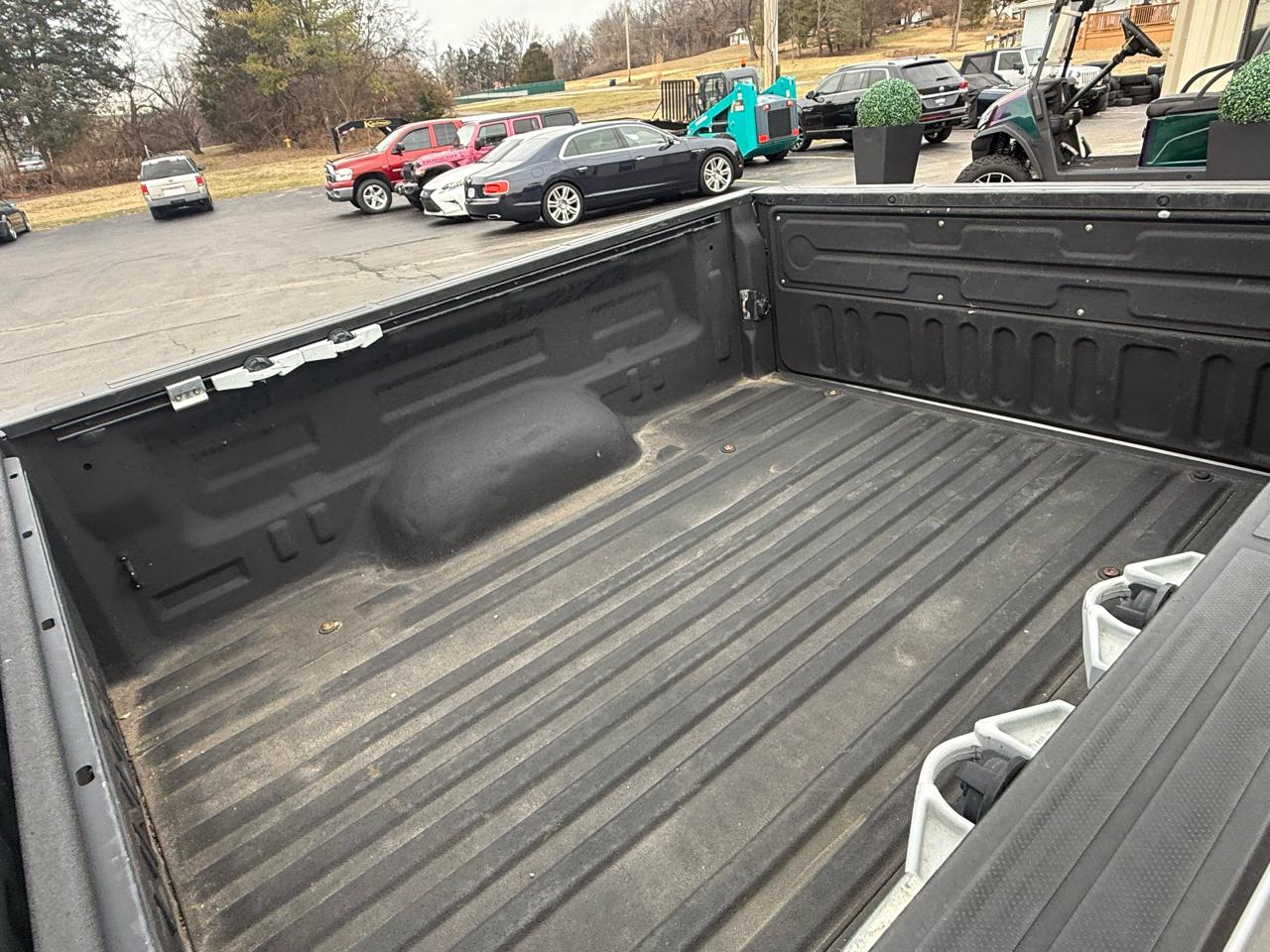 Toyota Tundra 4WD Truck Double Cab 5.7L V8 6-Spd AT LTD (Natl) 2016