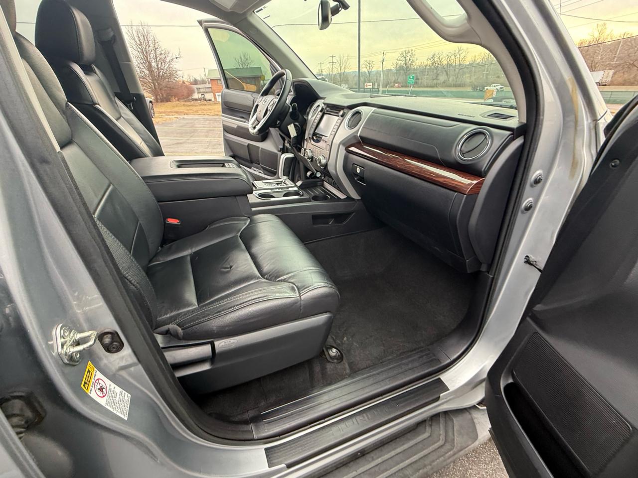 Toyota Tundra 4WD Truck Double Cab 5.7L V8 6-Spd AT LTD (Natl) 2016