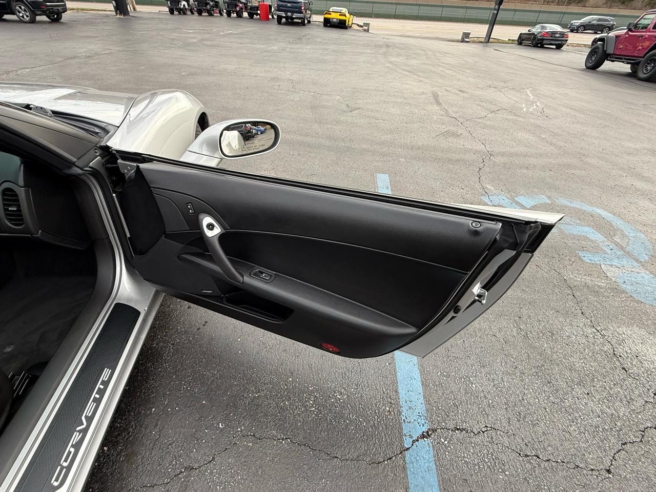 Chevrolet Corvette 2dr Convertible 2005