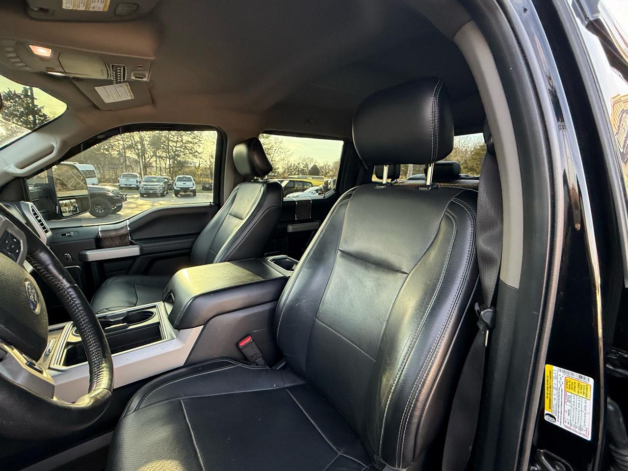 Ford Super Duty F-450 DRW Lariat 4WD Crew Cab 179" WB 60" CA 2017