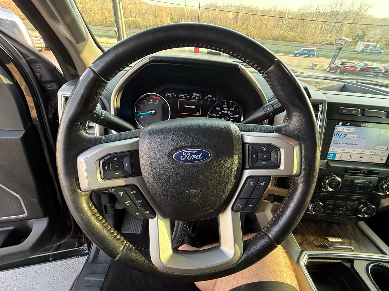 Ford Super Duty F-450 DRW Lariat 4WD Crew Cab 179" WB 60" CA 2017