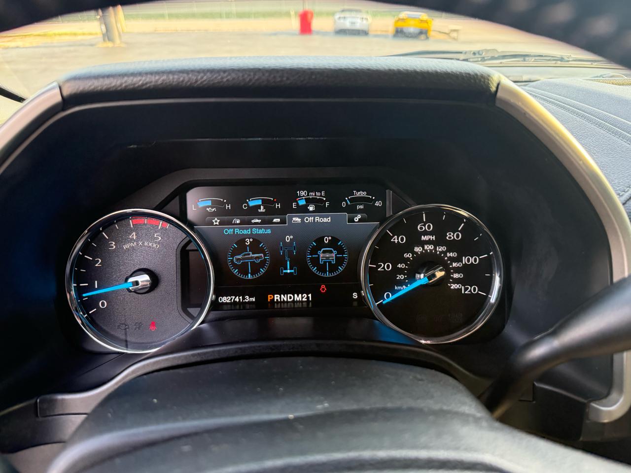 Ford Super Duty F-450 DRW Lariat 4WD Crew Cab 179" WB 60" CA 2017