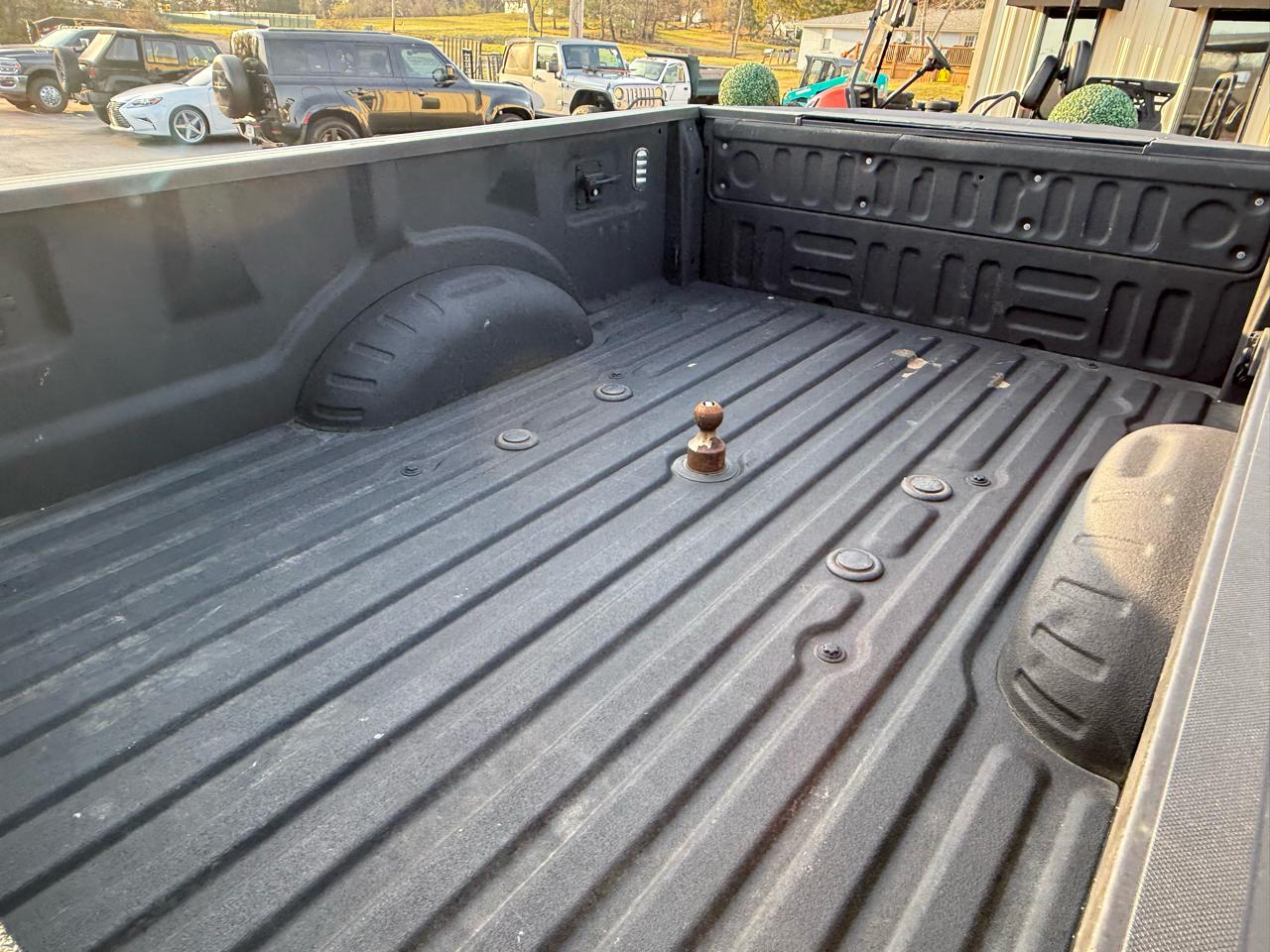 Ford Super Duty F-450 DRW Lariat 4WD Crew Cab 179" WB 60" CA 2017