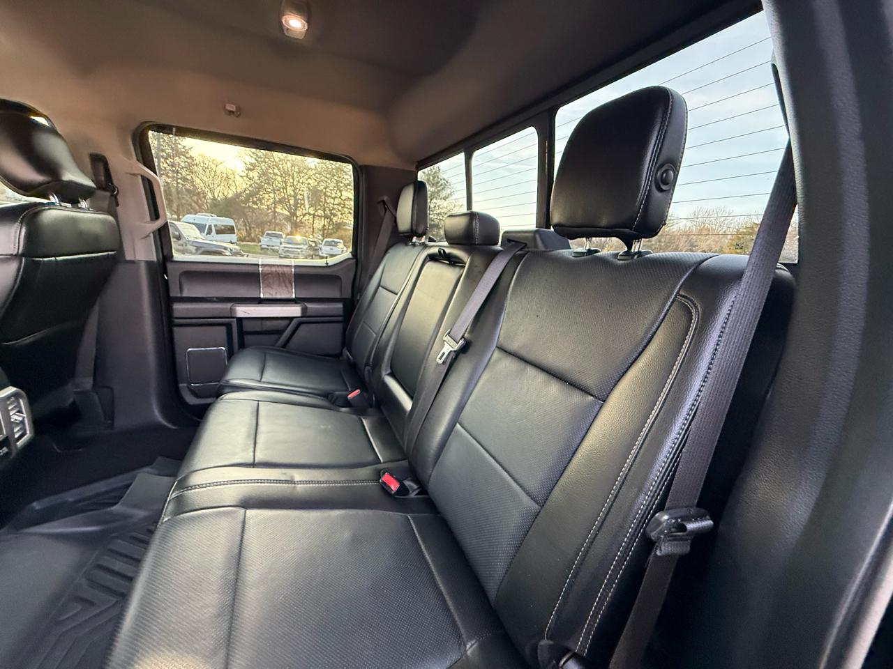 Ford Super Duty F-450 DRW Lariat 4WD Crew Cab 179" WB 60" CA 2017