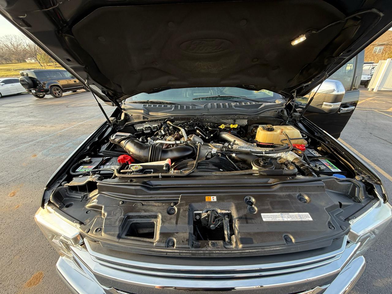 Ford Super Duty F-450 DRW Lariat 4WD Crew Cab 179" WB 60" CA 2017