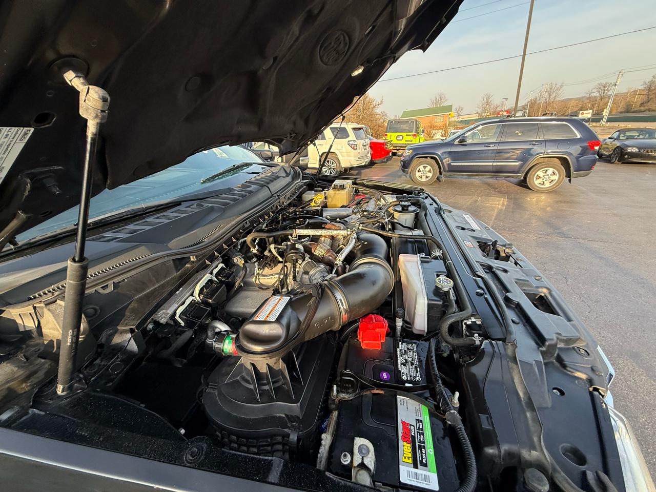 Ford Super Duty F-450 DRW Lariat 4WD Crew Cab 179" WB 60" CA 2017