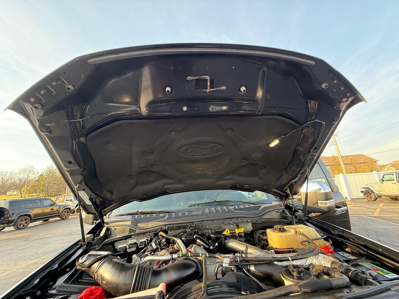 Ford Super Duty F-450 DRW Lariat 4WD Crew Cab 179" WB 60" CA 2017