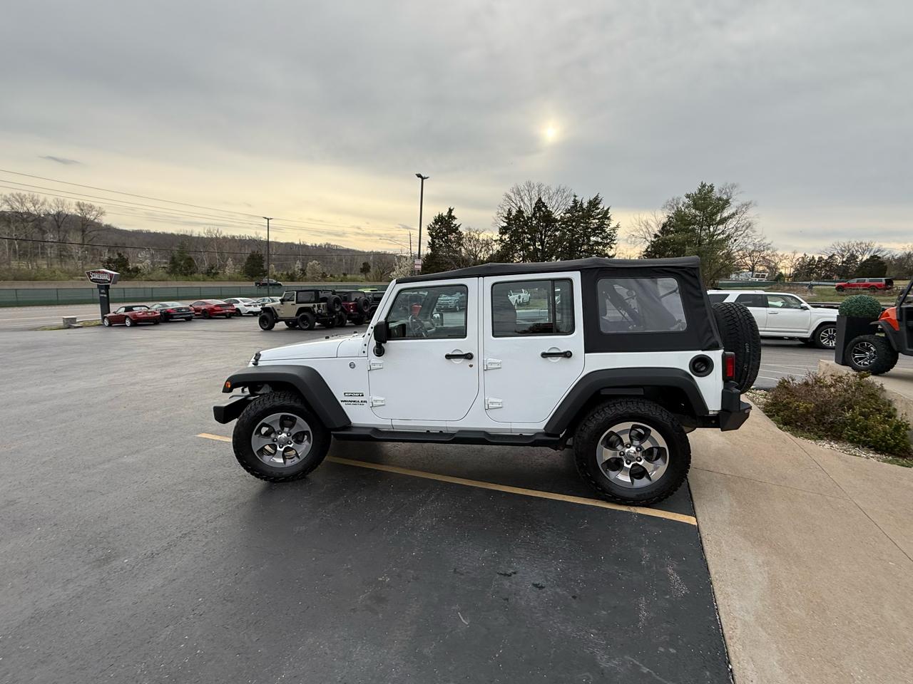 Jeep Wrangler Unlimited 4WD 4dr Sport 2015
