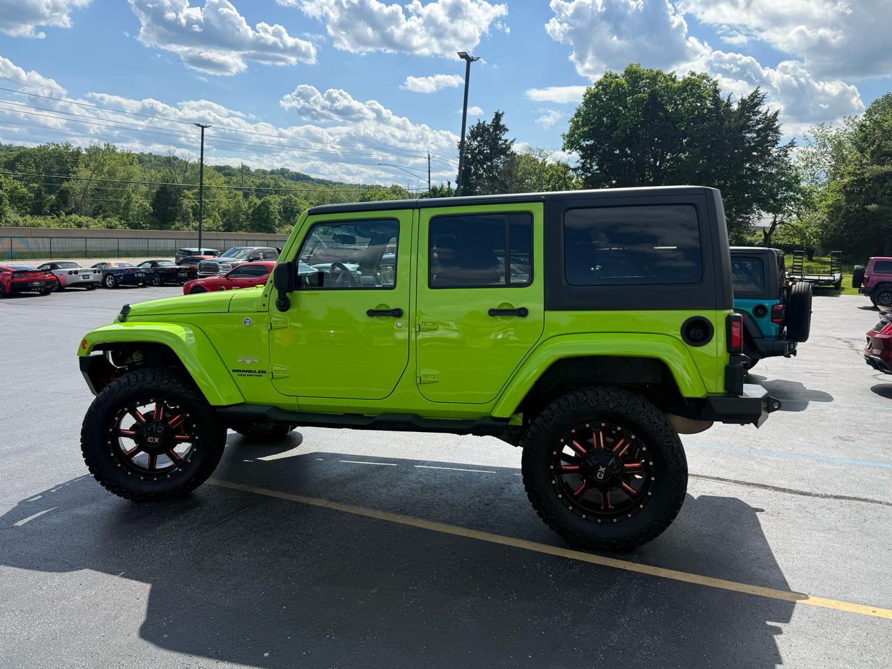 Jeep Wrangler Unlimited 4WD 4dr Sahara 2012